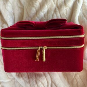 Estée Lauder Red Velvet Cosmetics/Jewelry bag